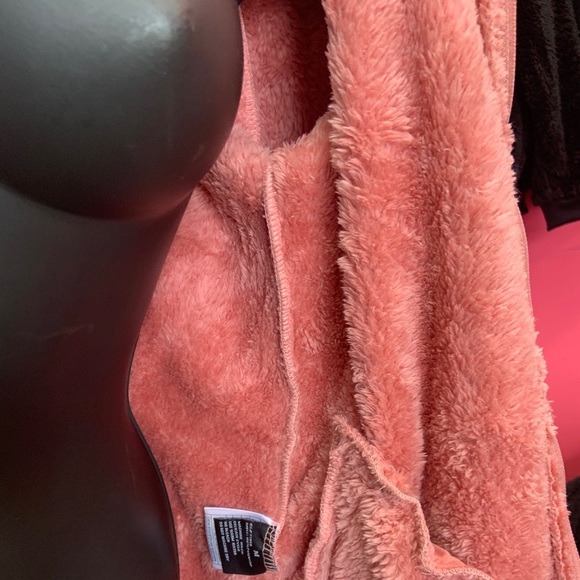 Jackets - Picture 5 of 8